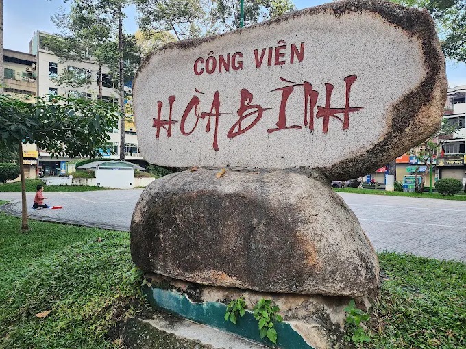 cong-vien-hoa-binh-1